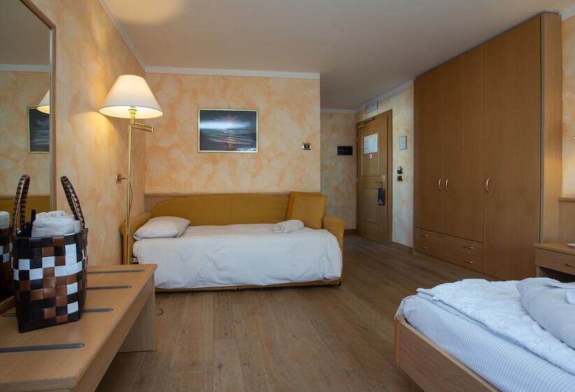 اتاق راحتی سه تخته, Mont Chalet Nevada   Hotel & Spa