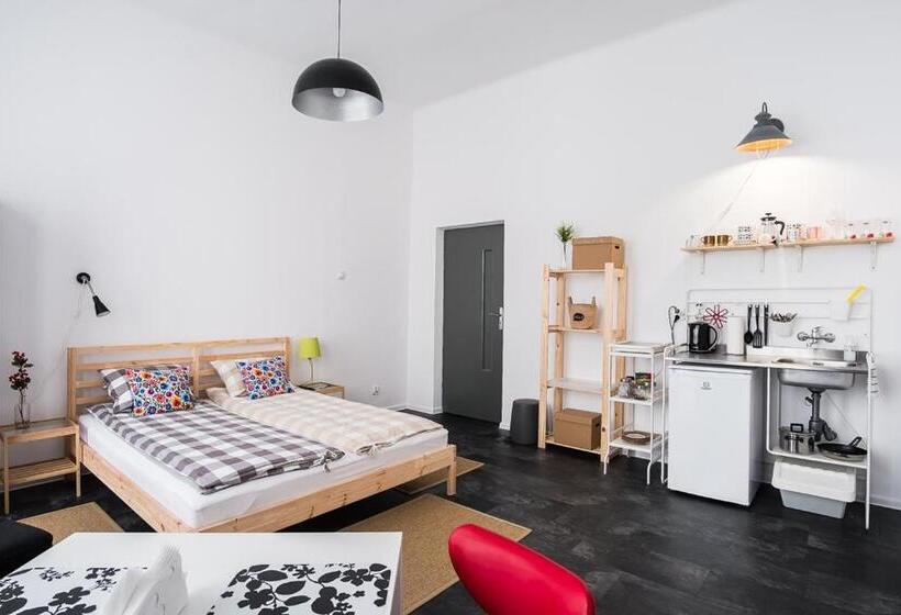 Апартаменты 1 Спальня с Балконом, Hostel Likehome