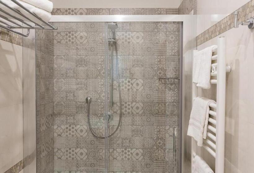 اتاق استاندارد سه نفره, Buono B&b