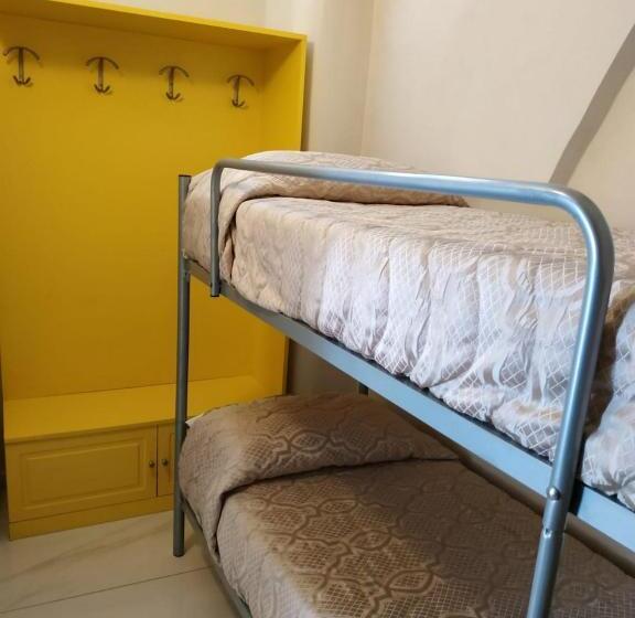 اتاق استاندارد چهار تخته, Buono B&b