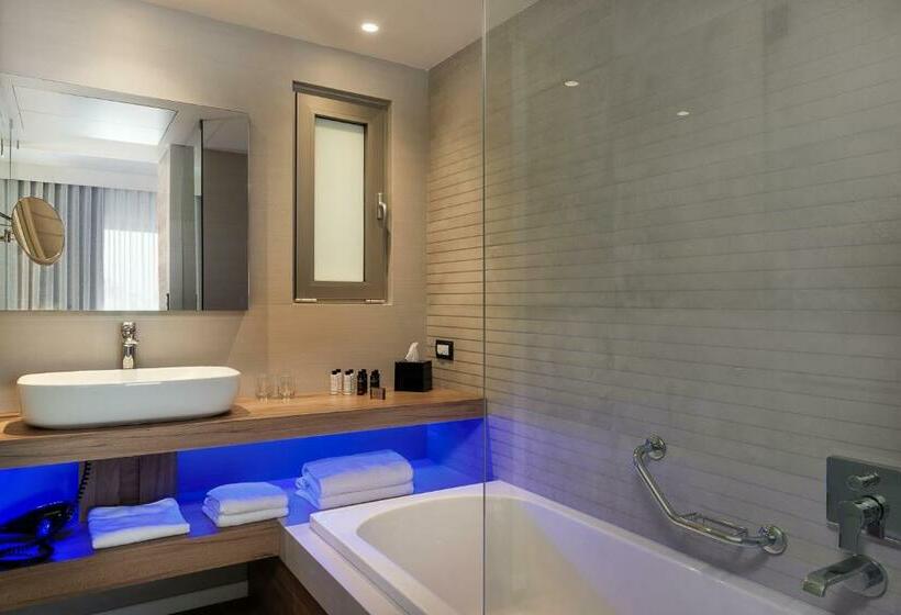 Люкс Вид на Бассейн, Euphoria Resort  All Inclusive