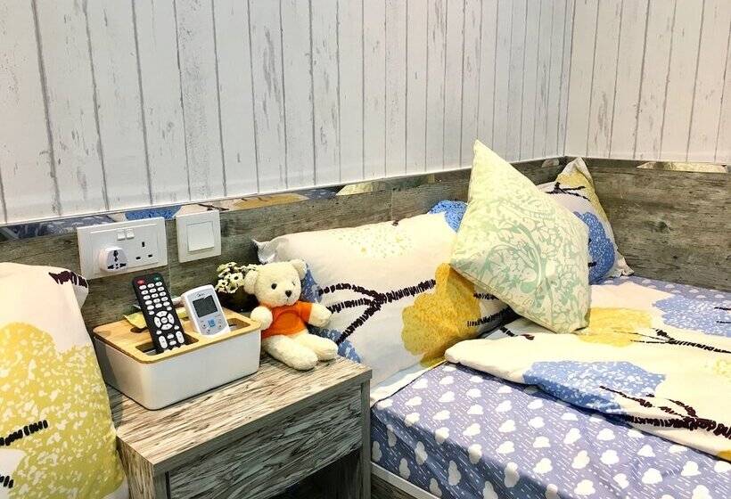 اتاق لوکس خانوادگی, Hong Kong Hostel
