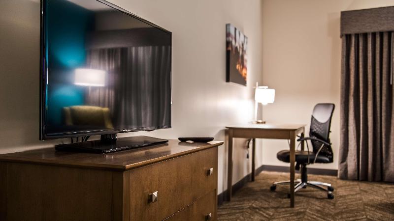带大床的套房, Best Western Plus Bolivar Hotel & Suites