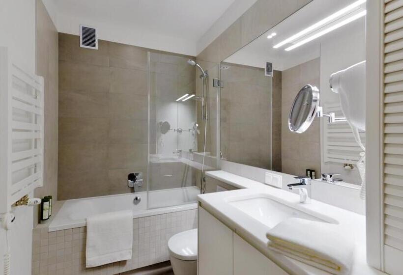 带阳台两卧公寓, Stradonia Serviced Apartments