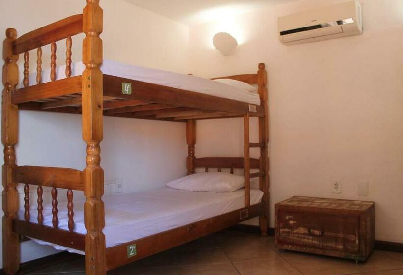 공용 욕실 구비 공동 객실 내의 침대, Bamboo Buzios Hostel