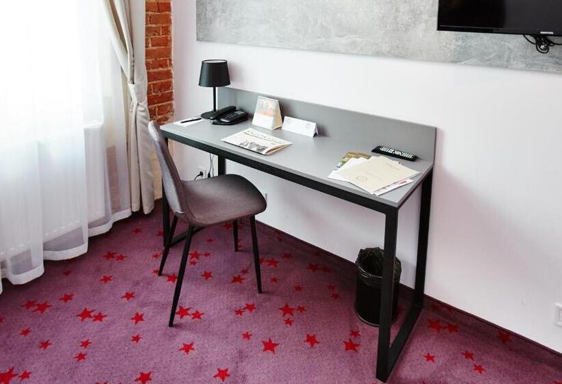 Номер Basic, Koszary Arche