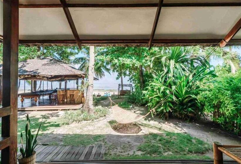 اتاق خانوادگی با چشم‌انداز دریا, Romantic Beach Villas