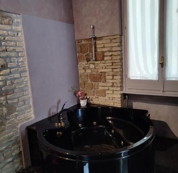 Suite con Idromassaggio, Nerva Accomodation Cavour