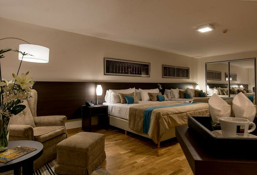 اتاق سوپریور, Caseros 248