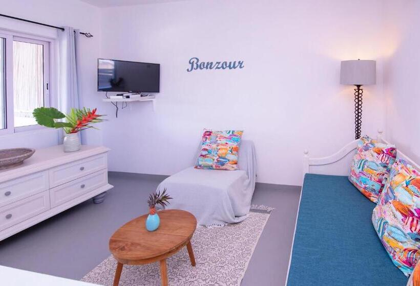 سوییت با چشم‌انداز استخر, Le Mandala Moris Guesthouse