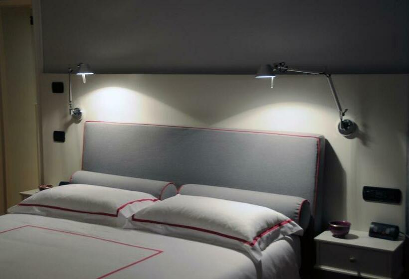 سوییت جونیور, Suite Fontana Di Trevi