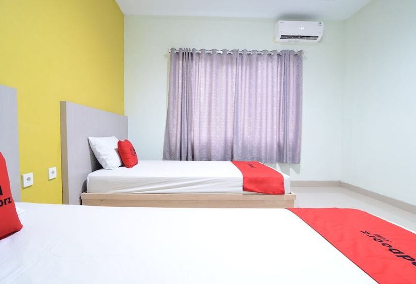 Номер Стандарт, Reddoorz Near Museum Keraton Surakarta
