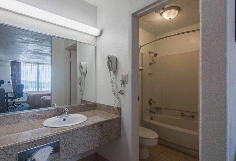 اتاق لوکس چهار تخته, Motel 6liberal, Ks