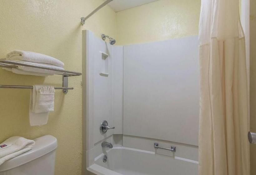 اتاق لوکس چهار تخته, Motel 6liberal, Ks