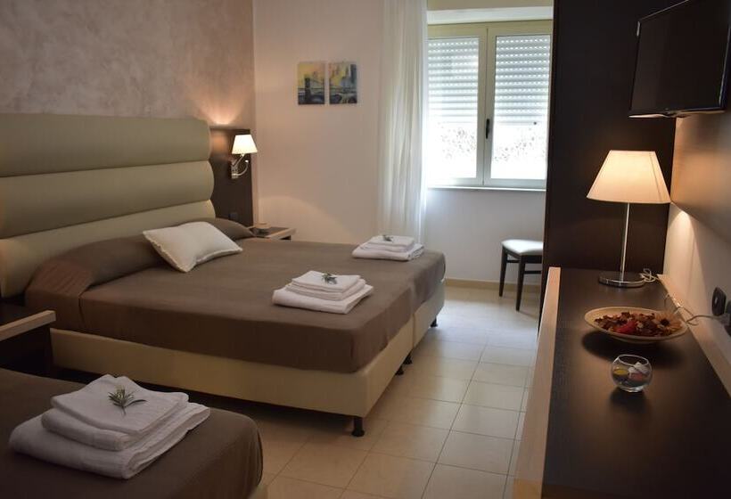 Номер Стандарт Трехместный, Miramare Scilla Gyh Luxury