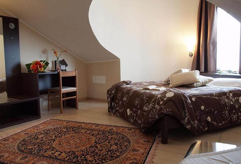 Четырехместный Номер Стандарт, L Incontro B&b Santeramo