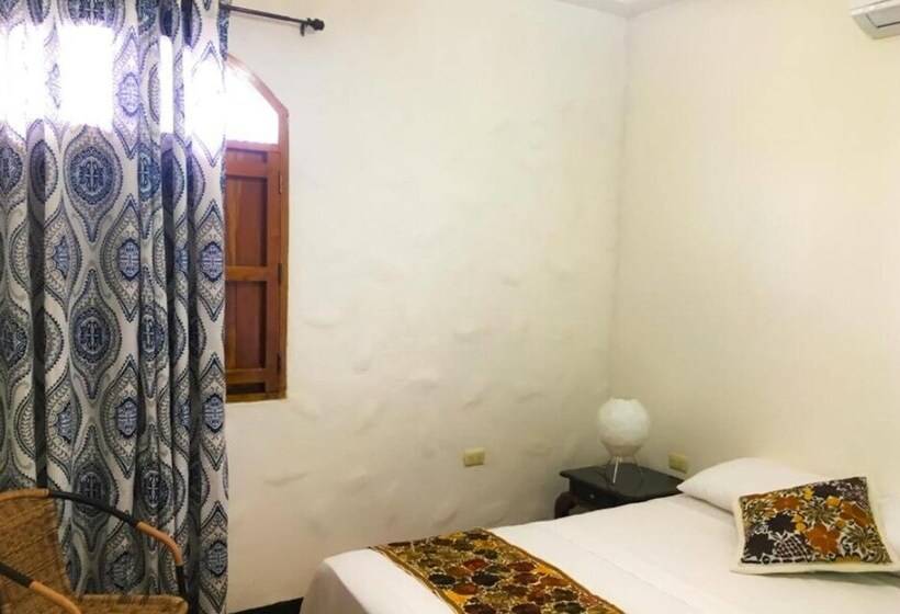 Номер Стандарт, Hostal Zaragoza