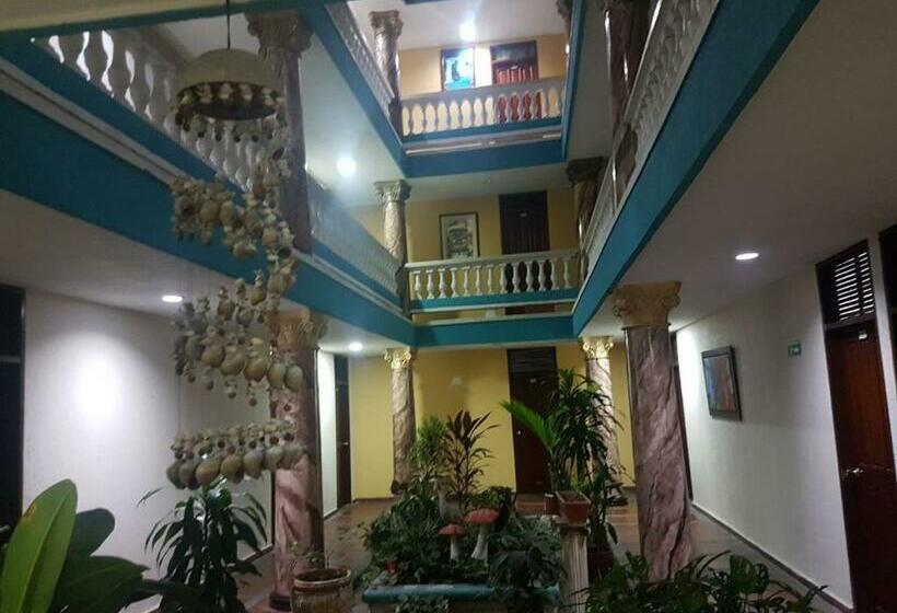 اتاق خانوادگی, Colonial Inn