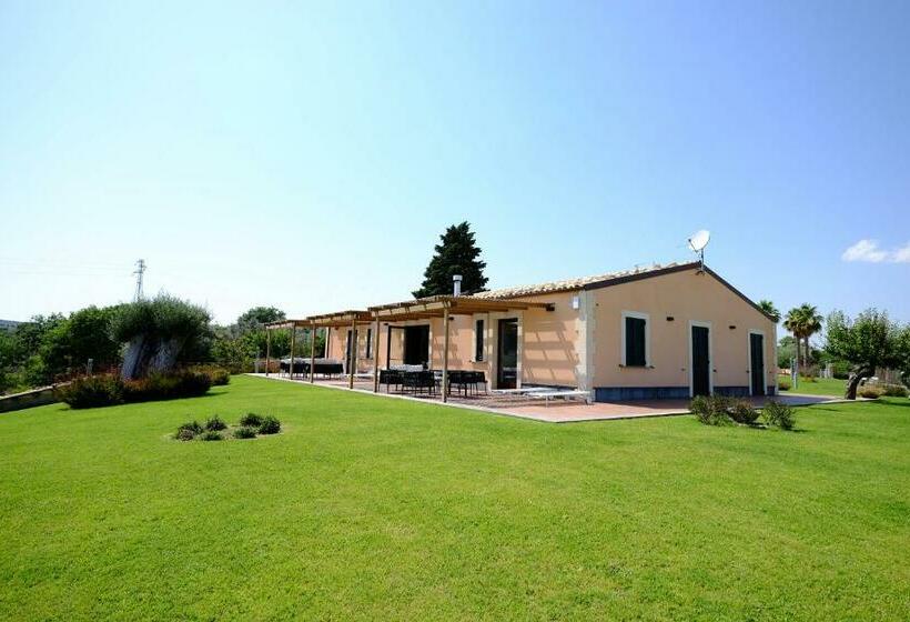 Номер Стандарт с Террасой, Domus Hyblaea Resort