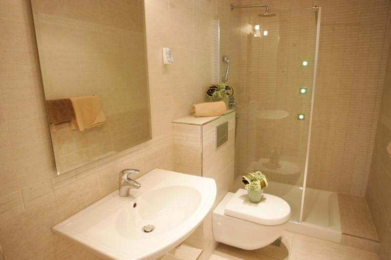 استودیوی لوکس, Blasius Residence