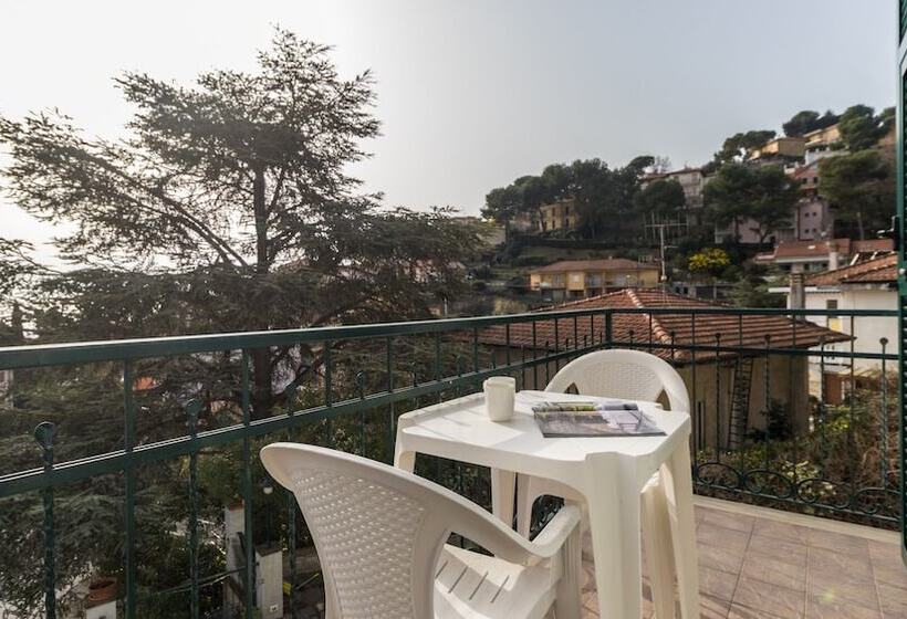 استودیوی استاندارد با چشم‌انداز دریا, Residence Il Poggio
