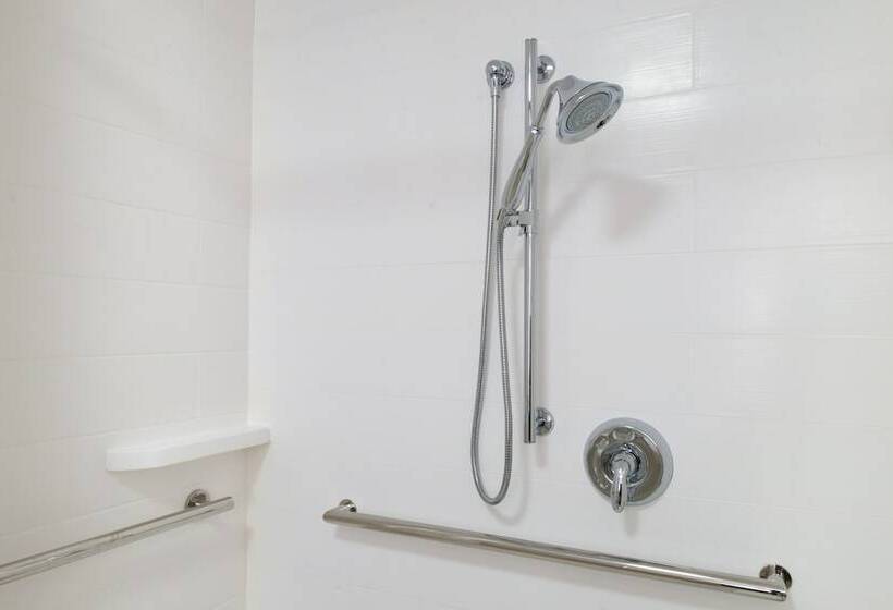 Люкс Адаптированный для Инвалидов, Holiday Inn Express & Suites   Ottumwa, An Ihg