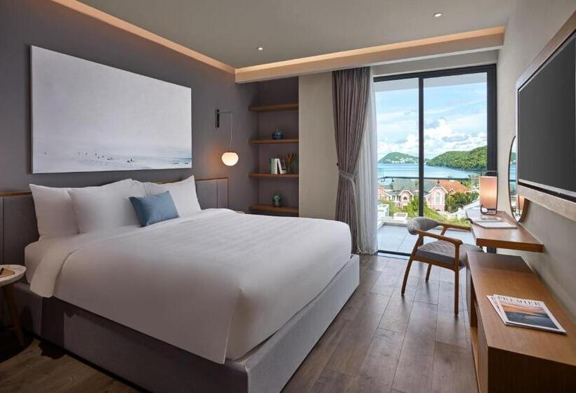 Superior suite with balcony, Premier Residences Phu Quoc Emerald Bay Managed By Accor