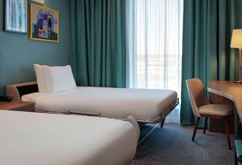 Семейный Номер, Hampton By Hilton Edinburgh Airport