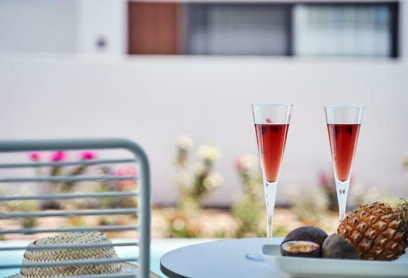 اتاق لوکس با چشم‌انداز باغ, Lindos Grand Resort & Spa   Adults Only