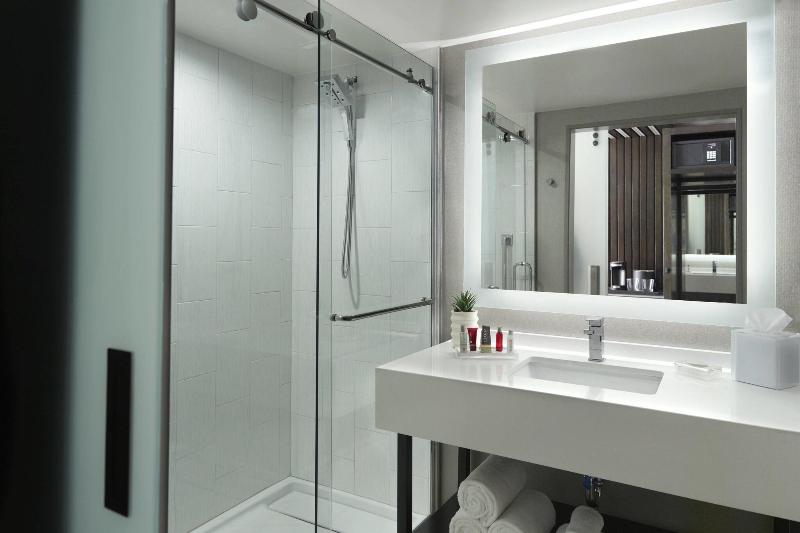 스탠다드 룸 킹사이즈 침대, Marriott Columbus Osu