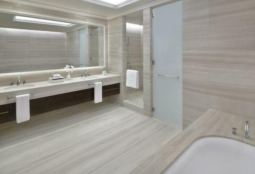 Номер Deluxe, Address Dubai Mall