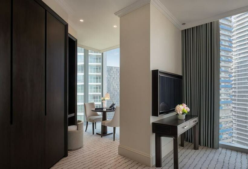 Номер Deluxe с Видом, Address Dubai Mall