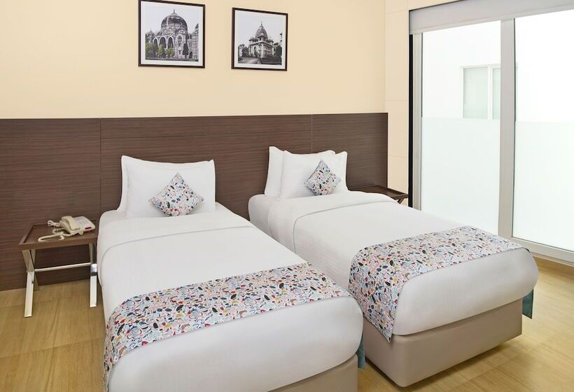 חדר סופריור, Ginger Vadodara Rcr