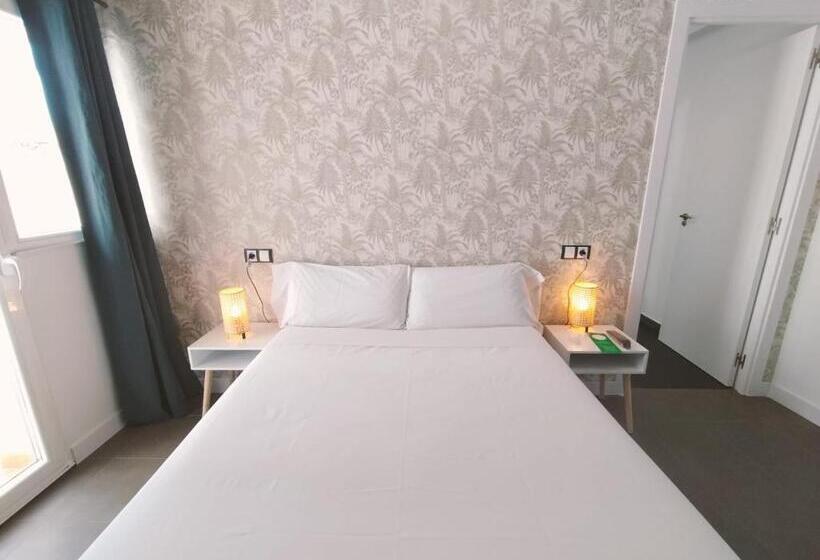اتاق استاندارد با بالکن, Hostal Gonzala By Gaiarooms