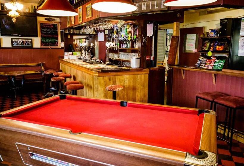 اتاق استاندارد یک نفره, The White Hart Inn