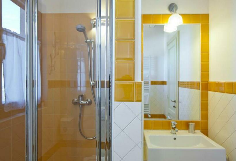 اتاق استاندارد, L'orso E L'ape B&b