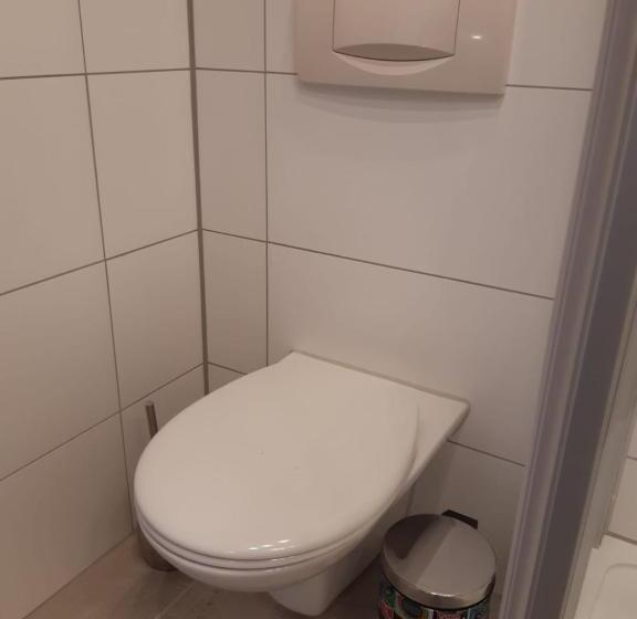Номер Стандарт, Cafe Konditorei Pension Sander
