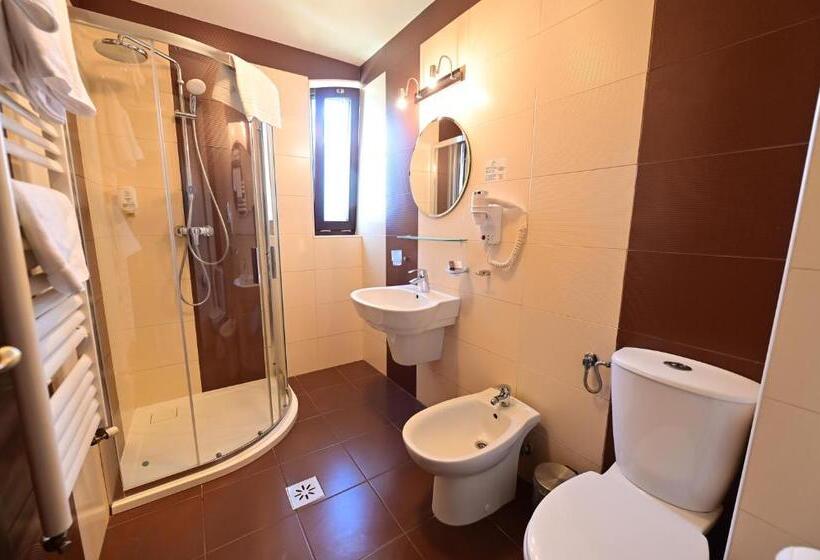 اتاق راحتی سه تخته, Natura Family Resort