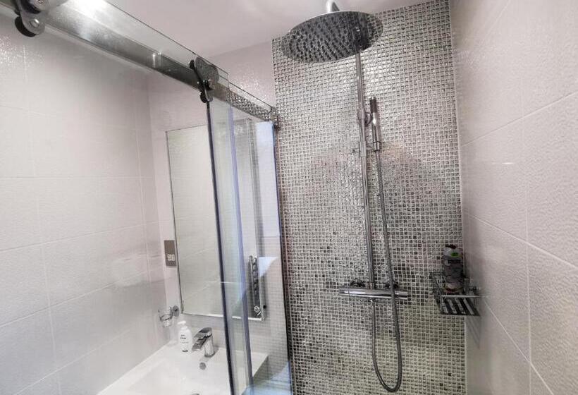 Люкс, Avoncot Guest House