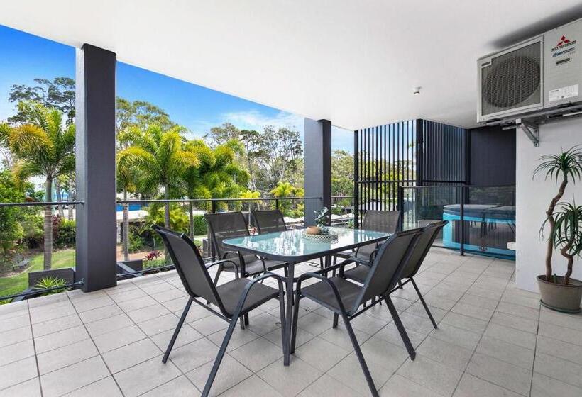 آپارتمان 1 خوابه با چشم‌انداز استخر, The Bay Apartments