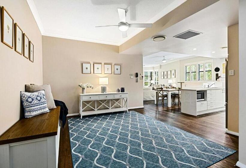 آپارتمان 1 خوابه با چشم‌انداز استخر, The Bay Apartments