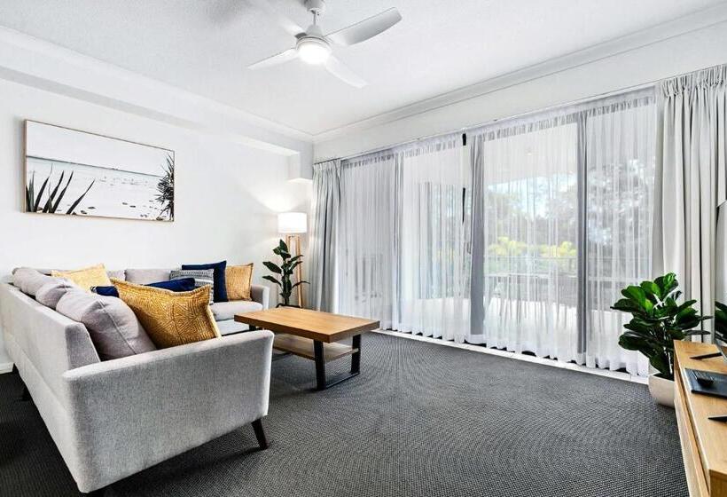 3 Bedroom Apartment Pool View, The Bay Apartments