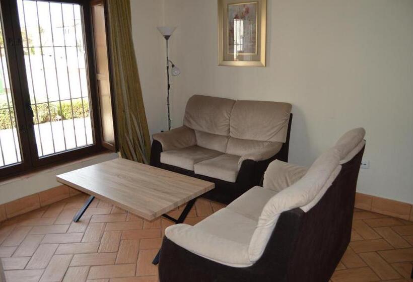 Апартаменты 2 Спальни, Apartamentos Turísticos   Hostal Los Alisos