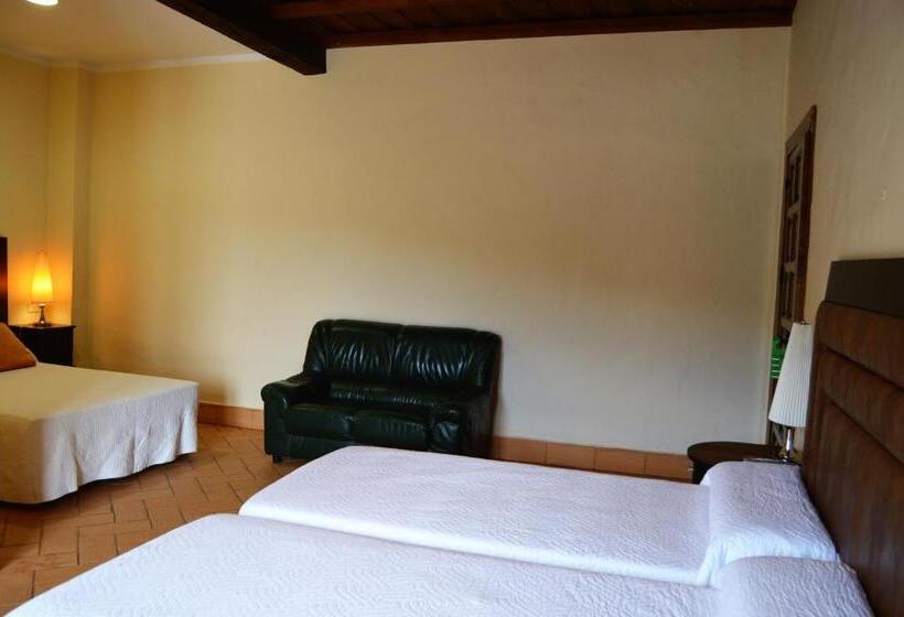 Номер Стандарт Трехместный, Apartamentos Turísticos   Hostal Los Alisos