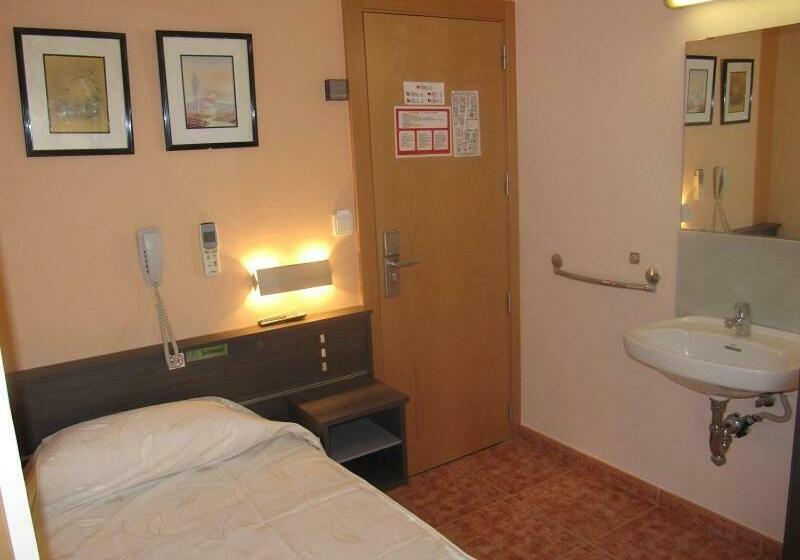 Номер Стандарт Индивидуальный, Hostal La Vila