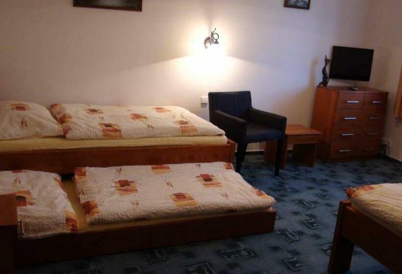 غرفة قياسية رباعية, Penzion Taferna