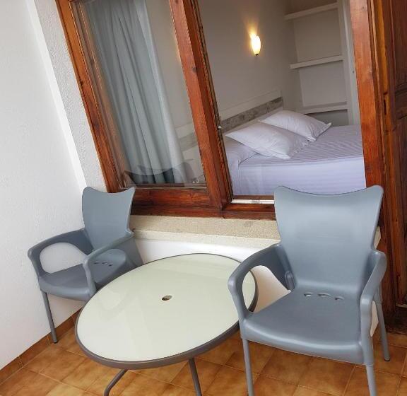 Номер Стандарт Вид на Море, Hostal Ondina