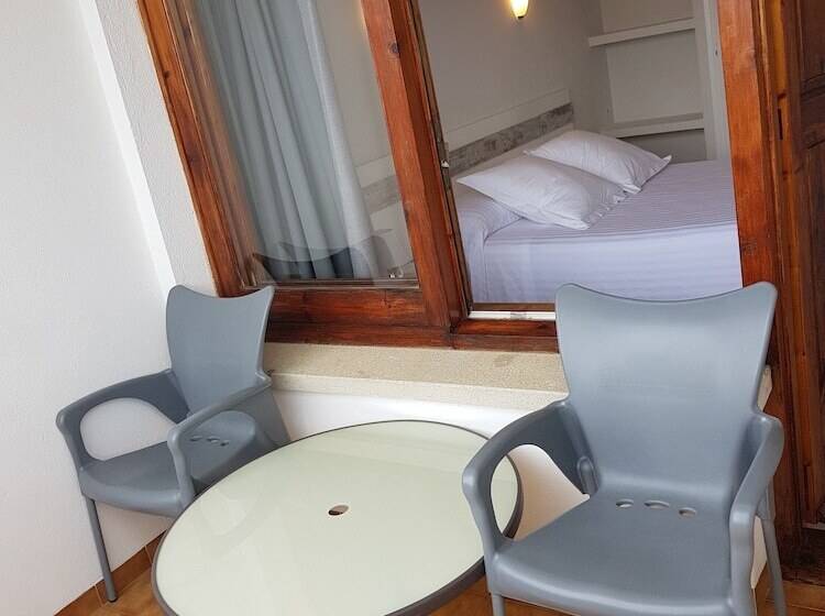 Номер Стандарт Вид на Море, Hostal Ondina