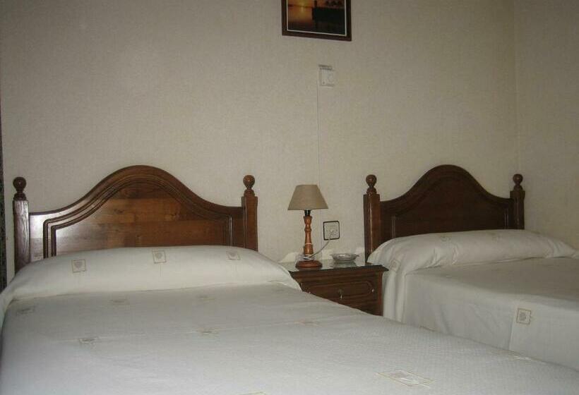 Номер Стандарт, Hostal Restaurante La Trucha