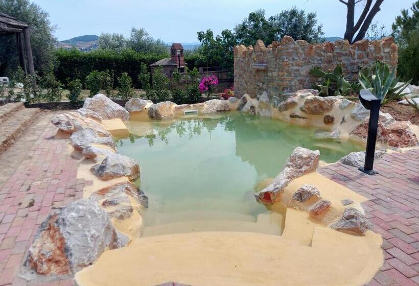 套房配有游泳池, Agriturismo La Fontanella & Glamping